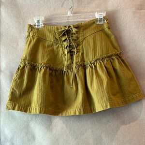 FREE PEOPLE. Positano olive green cancas ruffle lace up  mini skirt. Sz2.  CU7